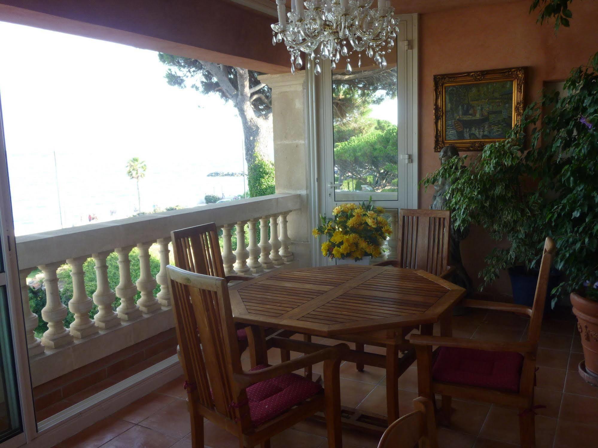 Hotel Martinengo Sainte-Maxime Zewnętrze zdjęcie